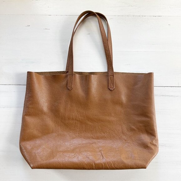 Cuyana Classic Leather Tote in Caramel - Picture 1 of 12